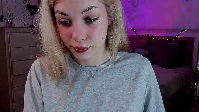 Leila Vanilla online show from 4, 2, 2026