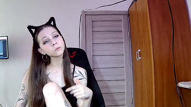 Snapshot of AsahyKourr chatting on 21, 11, 2025 AsahyKourr online show from 21, 11, 2025