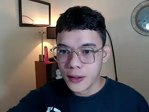 Snapshot of keirflorianxx chatting on 30, 9, 2025 keirflorianxx online show from 30, 9, 2025