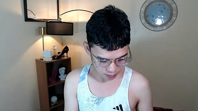 Snapshot of keirflorianxx chatting on 5, 10, 2025 keirflorianxx online show from 5, 10, 2025