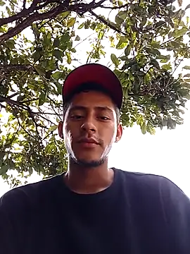 Snapshot of Boy_hot- chatting on 16, 9, 2025 Boy hot- online show from 16, 9, 2025