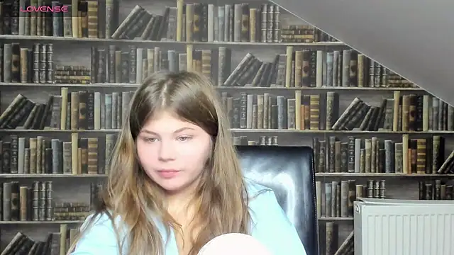 Lilly Jess online show from 6, 11, 2025