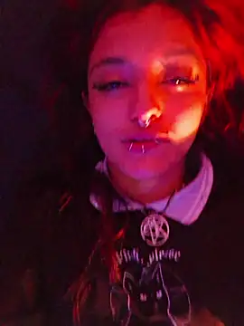 carolinerue online show from 15, 4, 2026