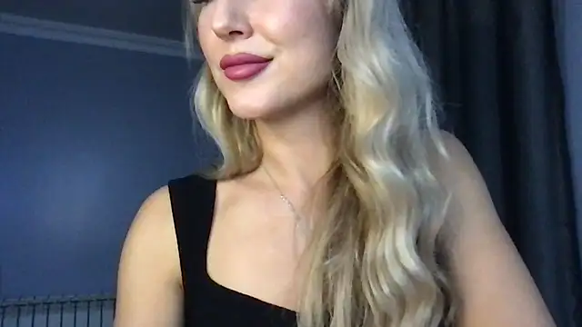 Snapshot of Pyrelissa chatting on 1, 12, 2025 Pyrelissa online show from 1, 12, 2025