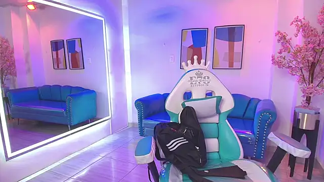 Black roseee online show from 17, 4, 2026