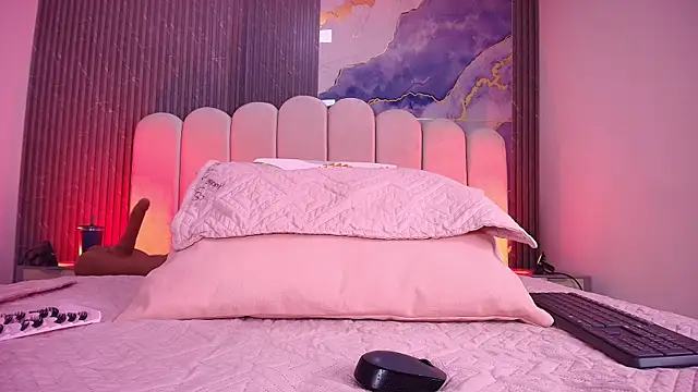 abbyrouss  online show from 3, 12, 2025