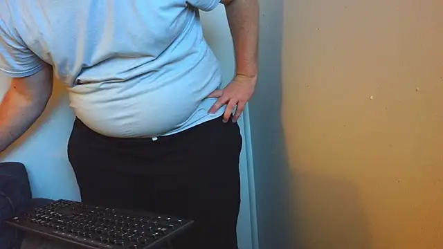Snapshot of thighguy30 chatting on 1, 10, 2025 thighguy30 online show from 1, 10, 2025