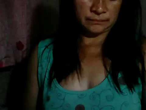 yoursPinayMama1682 online show from 17, 1, 2026