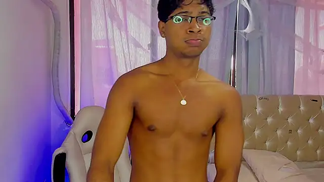 Snapshot of cassian_gold chatting on 18, 10, 2025 cassian gold online show from 18, 10, 2025