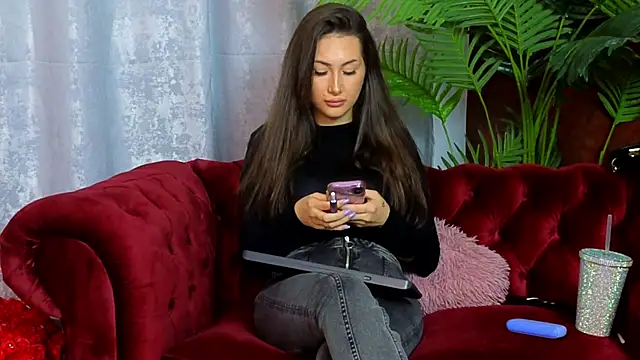Snapshot of CanndyChloe chatting on 2, 10, 2025 CanndyChloe online show from 2, 10, 2025