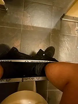 Snapshot of maxelbueno chatting on 19, 10, 2025 maxelbueno online show from 19, 10, 2025