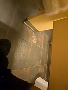 Snapshot of maxelbueno chatting on 20, 10, 2025 maxelbueno online show from 20, 10, 2025