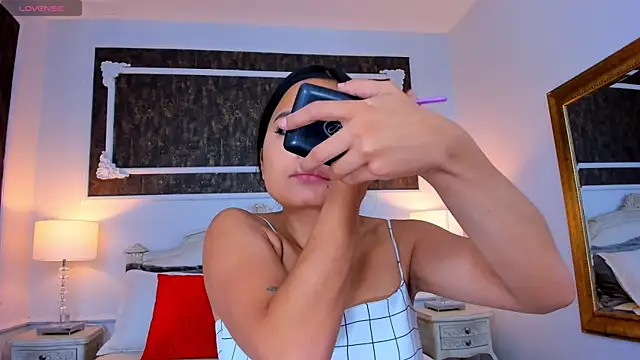 SharonBonet online show from 30, 10, 2025