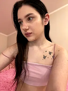 Snapshot of Cuddlies_Lili chatting on 8, 10, 2025 Cuddlies Lili online show from 8, 10, 2025