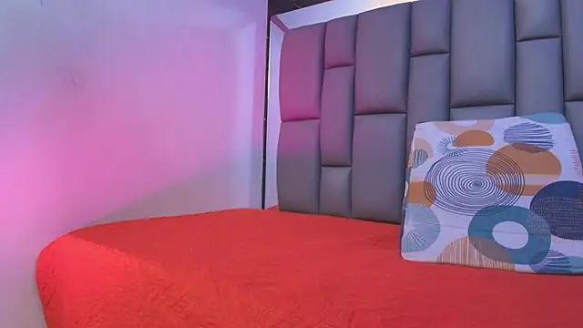 kissme luna online show from 14, 10, 2025