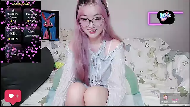 baby-yaya20 online show from 19, 10, 2025