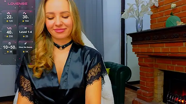 Hloya Mei online show from 16, 10, 2025