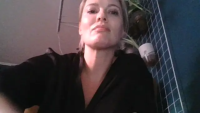 Snapshot of Elvaraa chatting on 8, 7, 2026 Elvaraa online show from 8, 7, 2026
