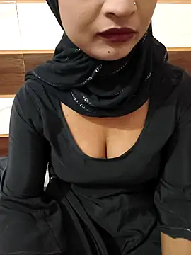 Itz Mayra  online show from 6, 11, 2025