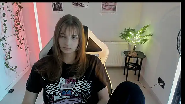 Snapshot of NeyliDream chatting on 10, 7, 2026 NeyliDream online show from 10, 7, 2026