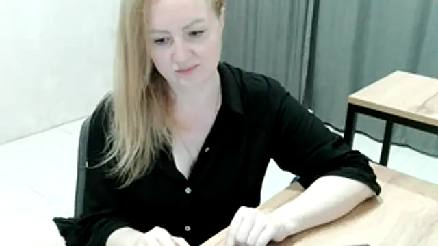 Snapshot of Zaliraa chatting on 12, 7, 2026 Zaliraa online show from 12, 7, 2026
