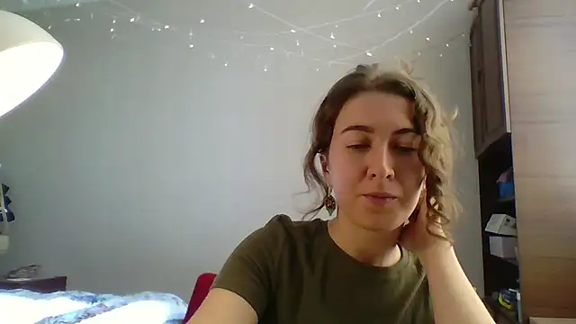 Snapshot of Mireeina chatting on 17, 7, 2026 Mireeina online show from 17, 7, 2026