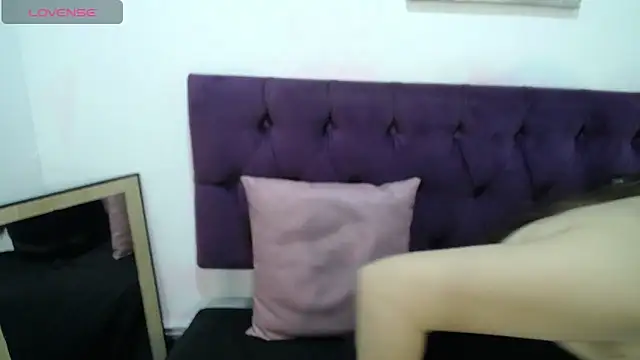 Snapshot of SofiaKitty-love chatting on 8, 10, 2025 SofiaKitty-love online show from 8, 10, 2025