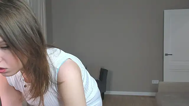 EmelySwickheimer online show from 18, 9, 2025