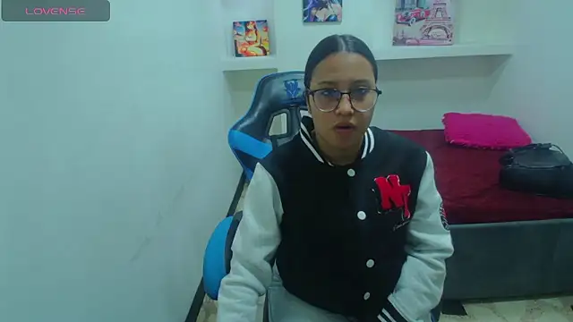 Snapshot of susan_mooree chatting on 15, 1, 2026 susan mooree online show from 15, 1, 2026