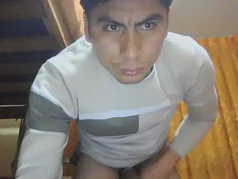 Snapshot of Migueles96 chatting on 17, 10, 2025 Migueles96 online show from 17, 10, 2025
