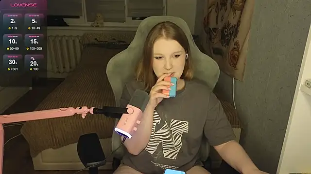 OliviaBlade online show from 18, 10, 2025