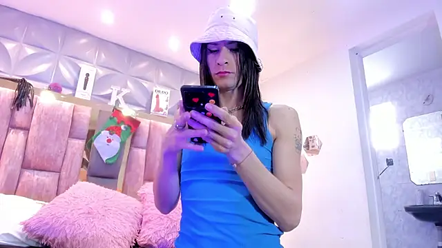 Charlotte Landry   online show from 3, 12, 2025