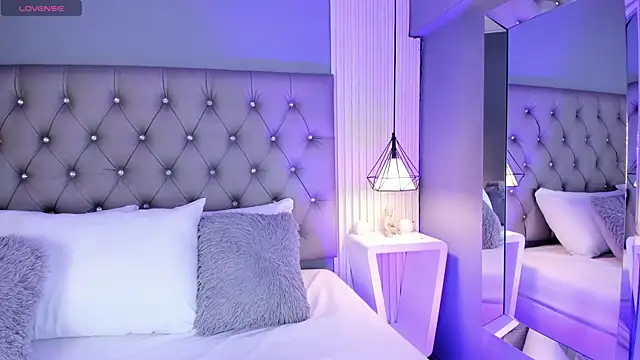 LunaBloomn online show from 8, 1, 2026