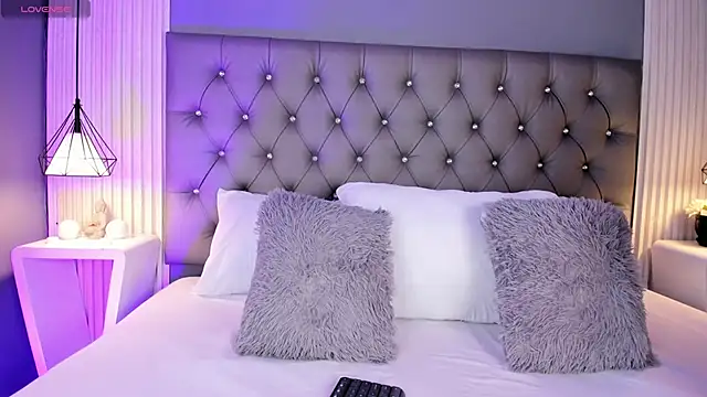 LunaBloomn online show from 17, 1, 2026