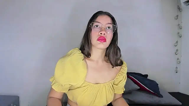 Snapshot of incogniitolove_ chatting on 4, 4, 2026 incogniitolove online show from 4, 4, 2026