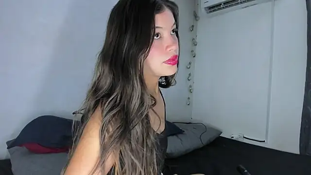 Snapshot of incogniitolove_ chatting on 4, 5, 2026 incogniitolove online show from 4, 5, 2026