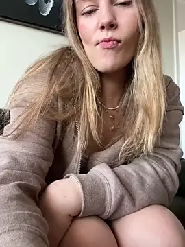 AllesandraLove online show from 1, 2, 2026