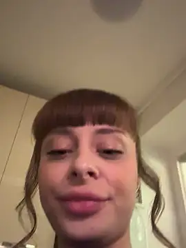 BabyBee  online show from 2, 12, 2025