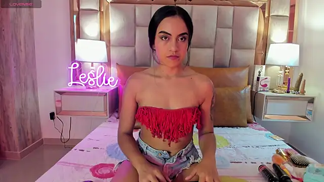 Leslie Bussh  online show from 26, 10, 2025