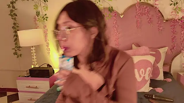 Lauuu2007 online show from 3, 4, 2026