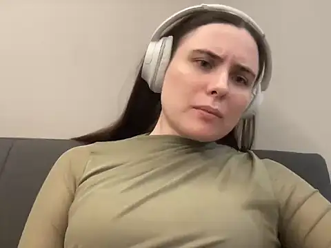 Snapshot of Olyshaa chatting on 23, 7, 2026 Olyshaa online show from 23, 7, 2026