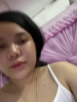 Snapshot of Lauraa-a chatting on 11, 9, 2025 Lauraa-a online show from 11, 9, 2025