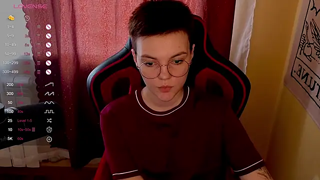 KrisNeal online show from 28, 9, 2025