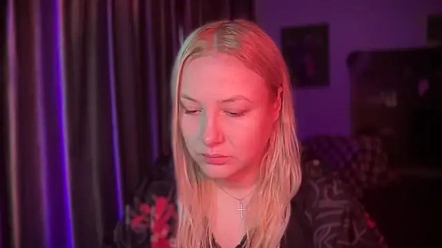 BikiHellena online show from 16, 12, 2025