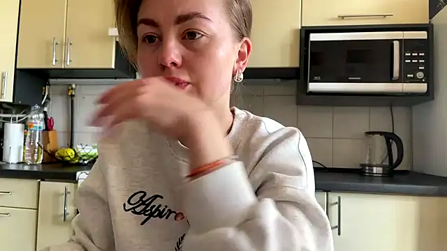 Snapshot of MartaLuna_ chatting on 23, 4, 2026 MartaLuna online show from 23, 4, 2026