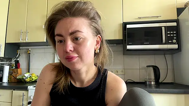 Snapshot of MartaLuna_ chatting on 29, 4, 2026 MartaLuna online show from 29, 4, 2026