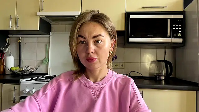 Snapshot of MartaLuna_ chatting on 13, 5, 2026 MartaLuna online show from 13, 5, 2026