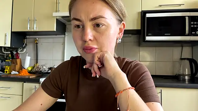 Snapshot of MartaLuna_ chatting on 25, 5, 2026 MartaLuna online show from 25, 5, 2026