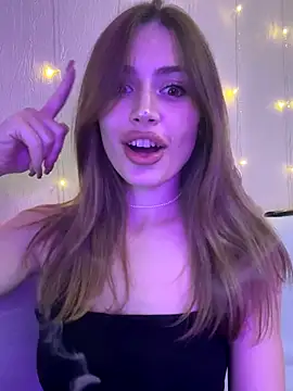 Elizabeth Tay online show from 12, 11, 2025