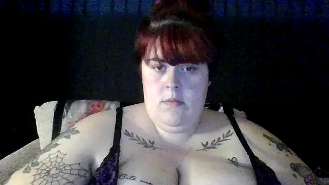 Snapshot of BBWBlossom69x chatting on 21, 10, 2025 BBWBlossom69x online show from 21, 10, 2025